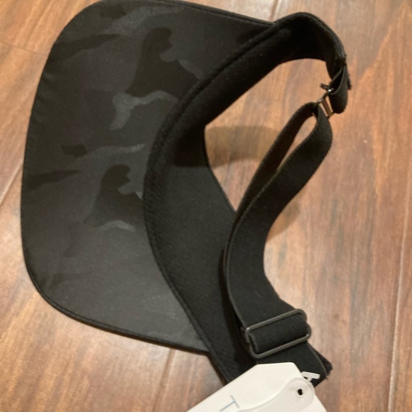 NWT Black & Gray Camo Sunvisor - Picture 3 of 4